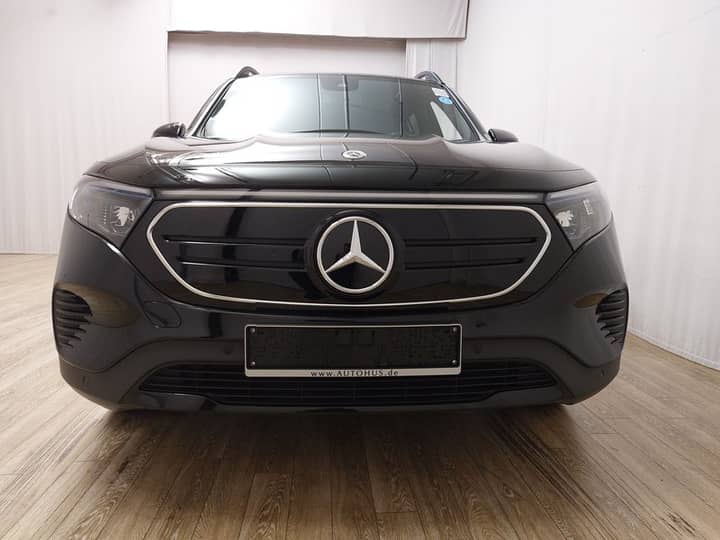 Mercedes-Benz EQB 250 Progressive • digitalni instrumenti • LED