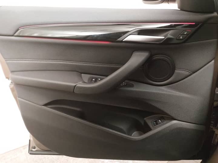 BMW X1 sDrive20i Sport-Line automatik • AHK • Full LED