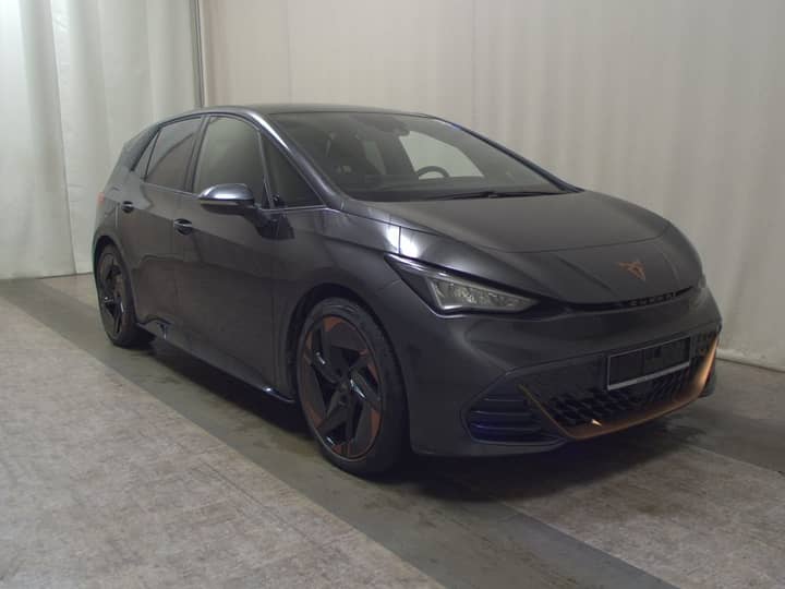 Slika prikazuje vanjski izgled automobila (eksterijer).