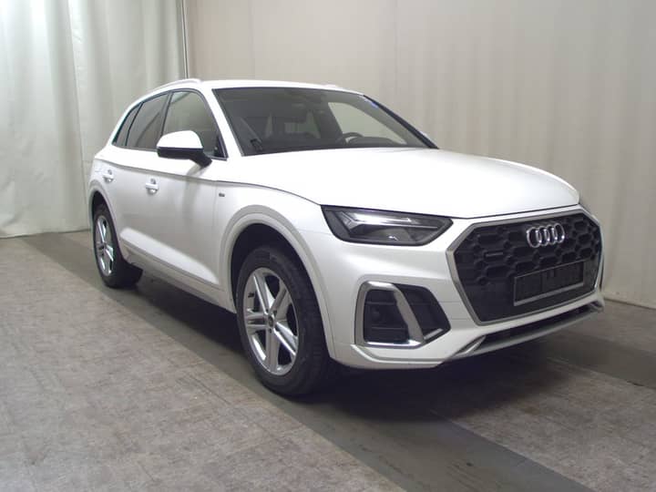 Audi Q5 50 TFSI e quattro automatik S line • LED • navigacija