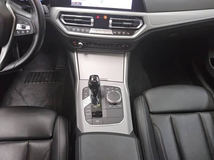 BMW 330e automatik Advantage • koža • LED