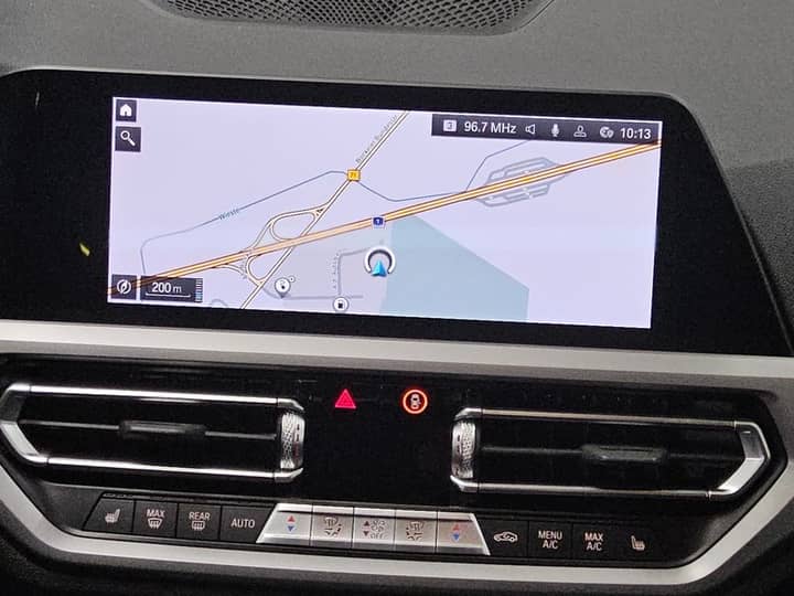 BMW 330e automatik Advantage • koža • LED