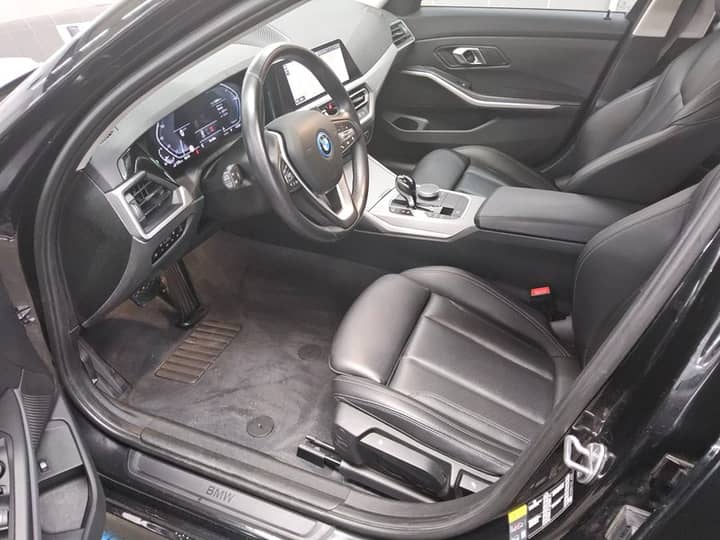BMW 330e automatik Advantage • koža • LED