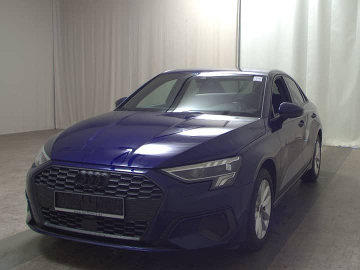 Slika prikazuje vanjski dio automobila (eksterijer).