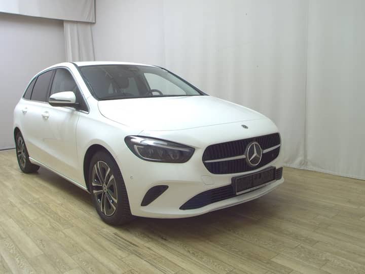Slika prikazuje vanjsku karoseriju automobila.