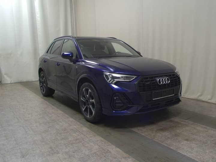 Audi Q3 40 TDI automatik S line • 4x4 • AHK