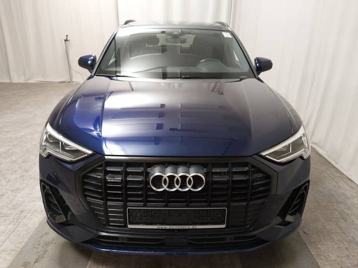 Audi Q3 40 TDI automatik S line • 4x4 • AHK