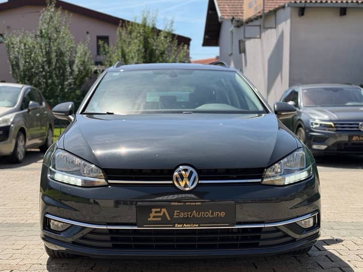 Slika prikazuje vanjski izgled vozila (prednji dio i karoserija).