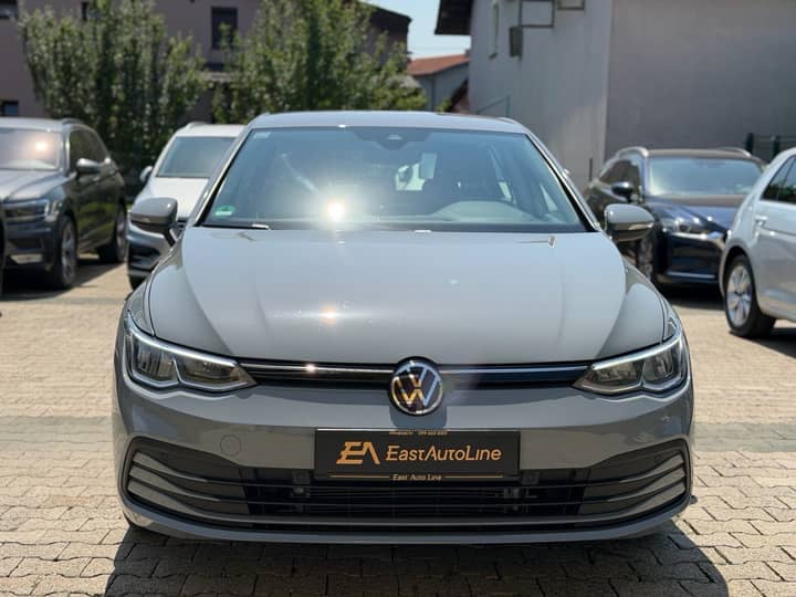 Slika prikazuje vanjski izgled vozila.