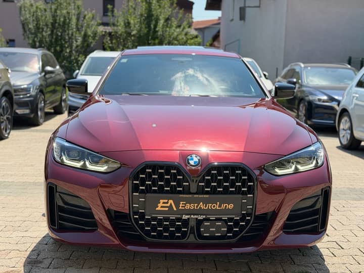 Slika prikazuje vanjski dio vozila (prednji dio).