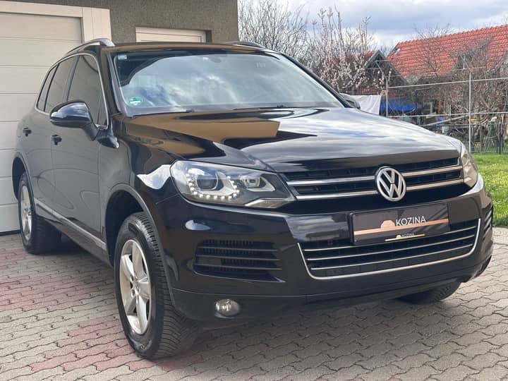 Slika prikazuje vanjski izgled vozila i karoseriju.