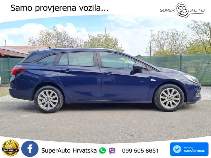 Slika prikazuje eksterijer vozila (karoserija, boja, kotači).