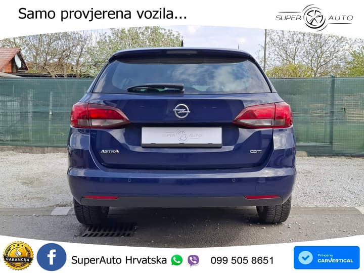 Slika prikazuje vanjsku karoseriju vozila.