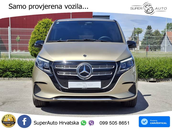 Slika prikazuje vanjsku karoseriju i svjetla vozila.
