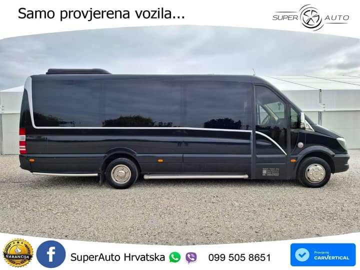 Slika prikazuje vanjski izgled vozila (eksterijer).
