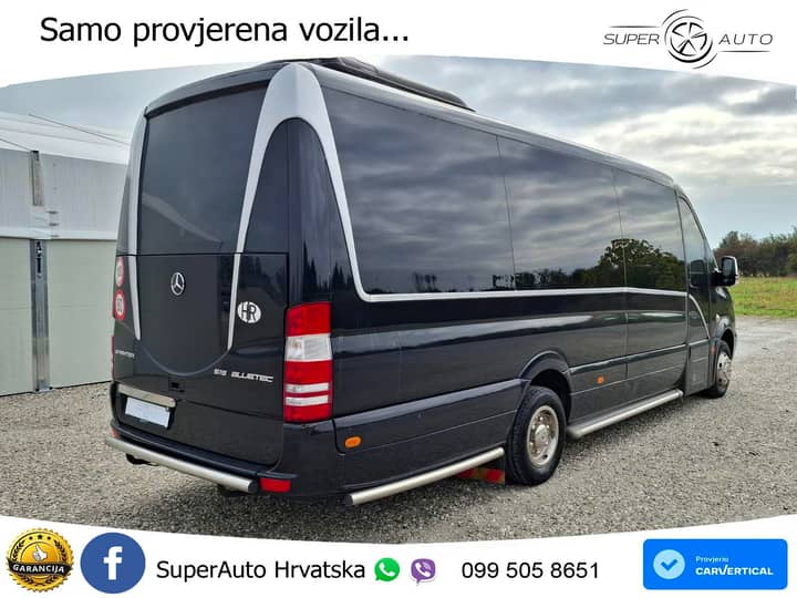 Slika prikazuje vanjski izgled vozila (eksterijer).