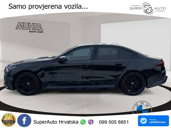 Slika prikazuje vanjski izgled vozila (eksterijer).