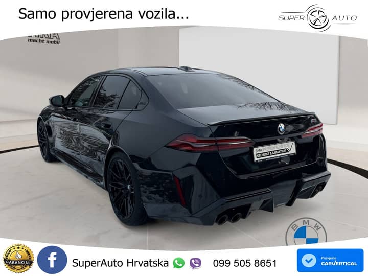 Slika prikazuje vanjski izgled vozila.