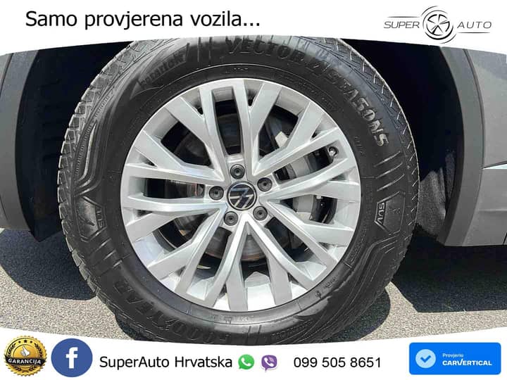 VW Touareg 3.0 TDI V6 4M Aut. Elegance 231 KS, PANO+MATRIX+ACC+GR SJED+KAM+PDC