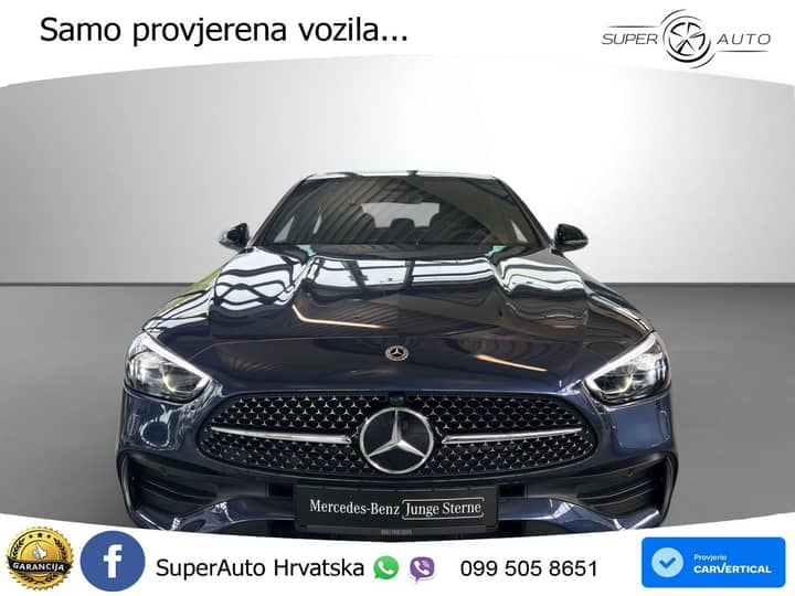 Slika prikazuje vanjštinu vozila, prednji pogled.