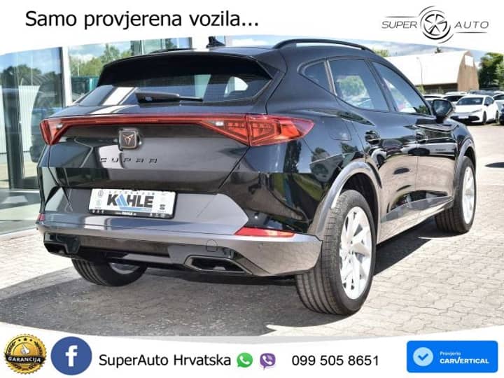 Slika prikazuje vanjski dio vozila (eksterijer).