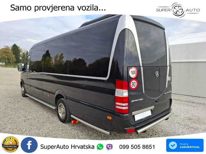 Slika prikazuje vanjski izgled vozila (eksterijer).