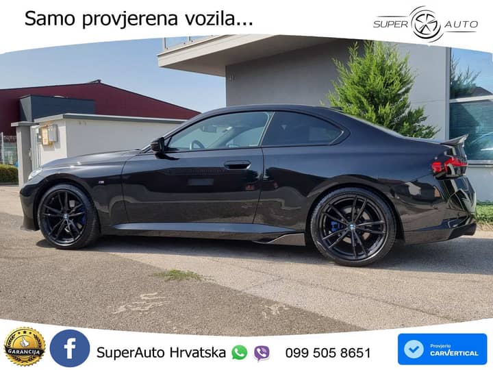 Slika prikazuje vanjski izgled vozila.