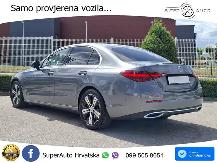 Slika prikazuje vanjski izgled vozila (eksterijer).