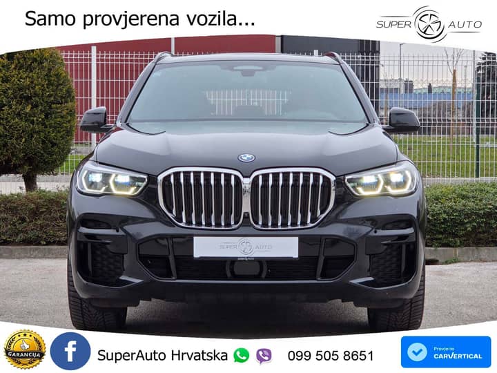 Slika prikazuje vanjski prednji dio vozila.