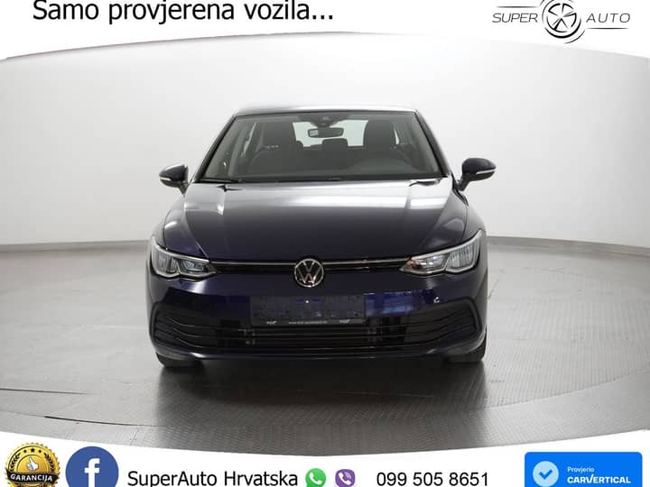 VW Golf 8 1.0 eTSI DSG Life 110 KS, ACC+LED+KAM+GR SJED+VIRT+ASIST
