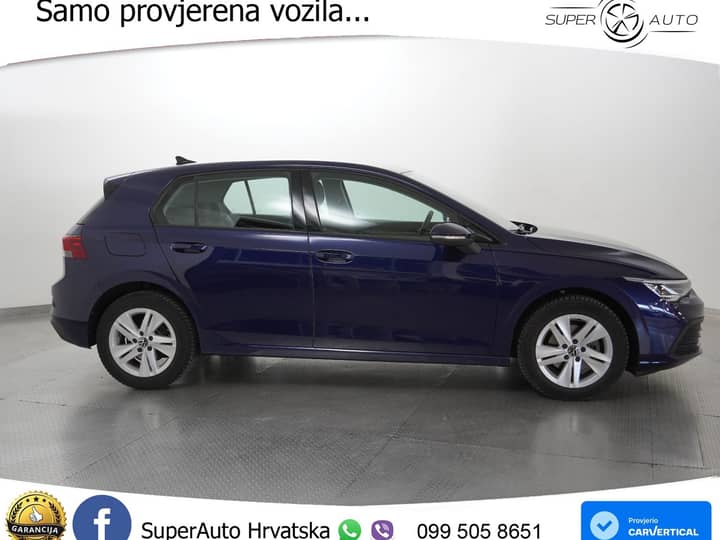 VW Golf 8 1.0 eTSI DSG Life 110 KS, ACC+LED+KAM+GR SJED+VIRT+ASIST