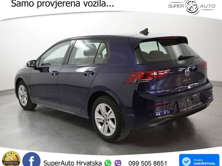 VW Golf 8 1.0 eTSI DSG Life 110 KS, ACC+LED+KAM+GR SJED+VIRT+ASIST