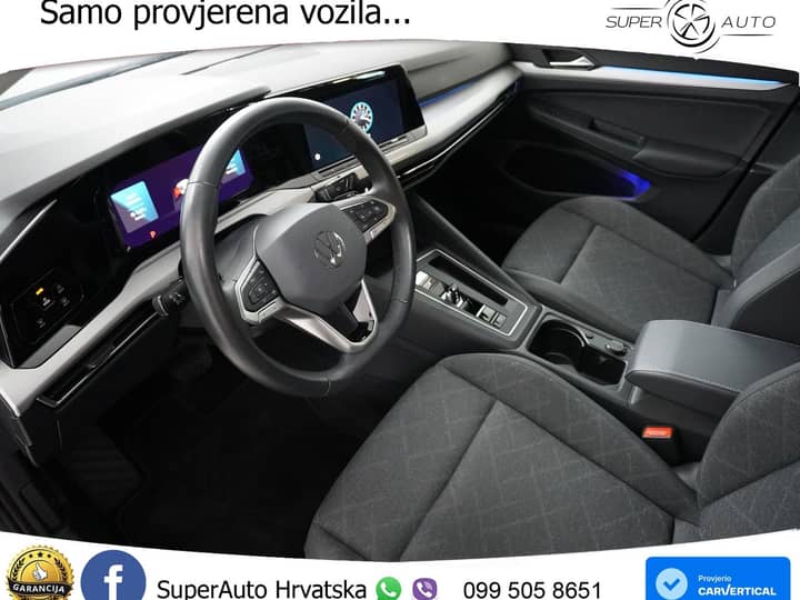 VW Golf 8 1.0 eTSI DSG Life 110 KS, ACC+LED+KAM+GR SJED+VIRT+ASIST
