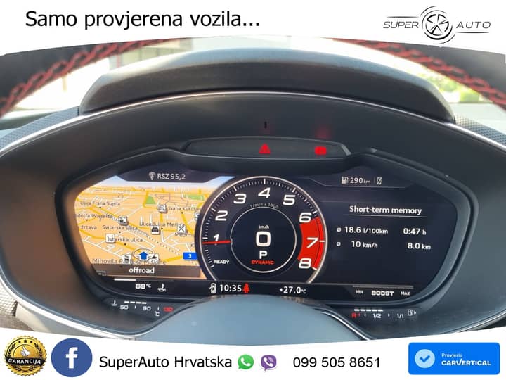 Slika prikazuje unutrašnjost vozila – kokpit i instrument ploču.