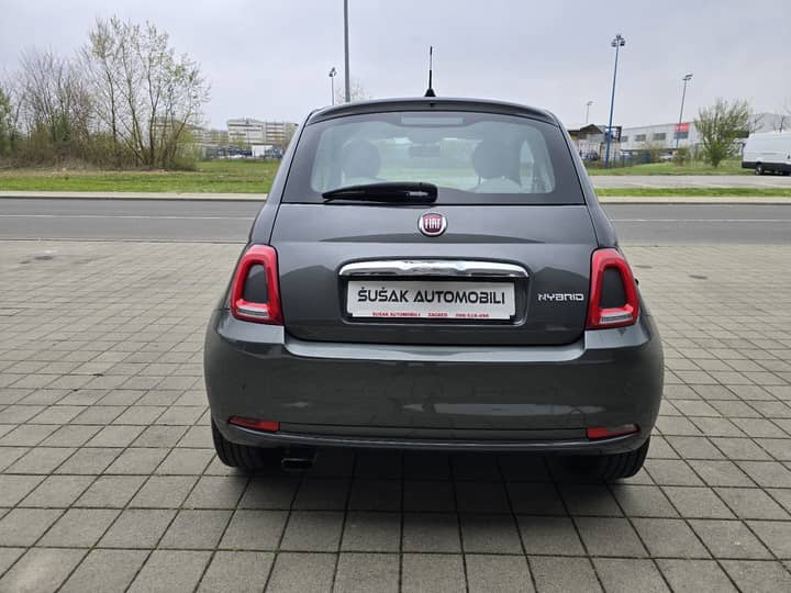 Slika prikazuje vanjski dio vozila (stražnji kraj).