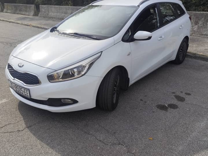Slika prikazuje vanjštinu vozila (eksterijer).