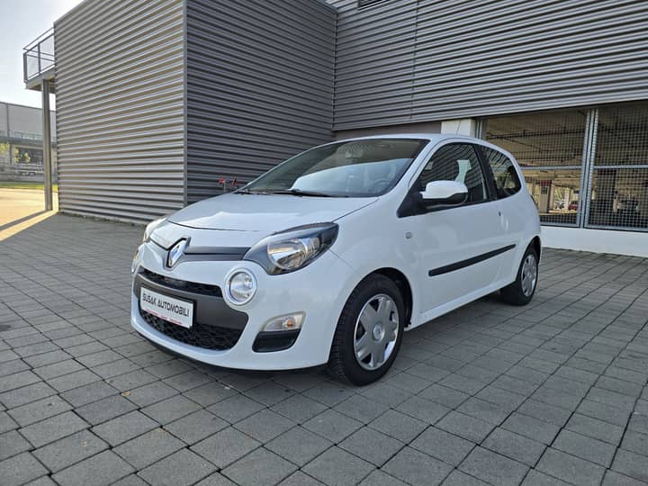 Slika prikazuje vanjsku karoseriju automobila.