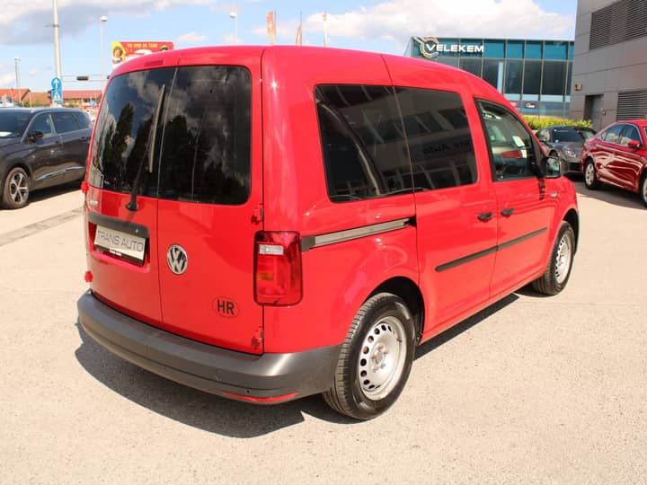 Slika prikazuje vanjski dio vozila i karoseriju.