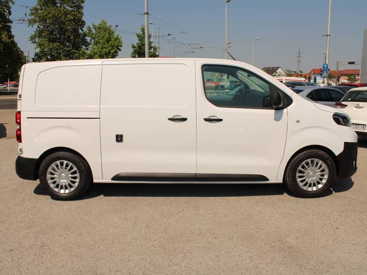 Slika prikazuje vanjski dio vozila (eksterijer).