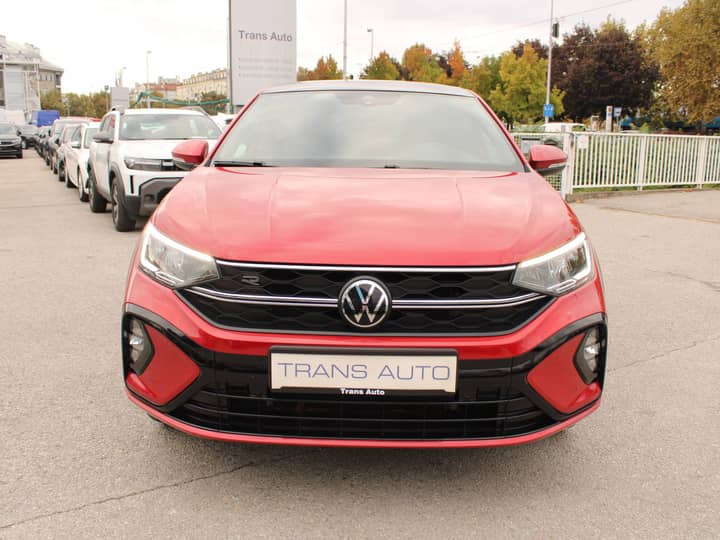 Slika prikazuje vanjštinu vozila (prednji dio).
