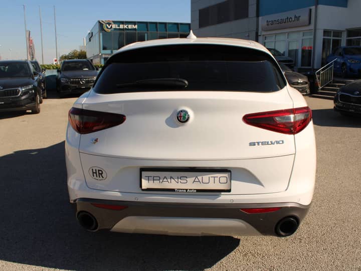 Alfa Romeo Stelvio 2.2 Ti Q4 210ks AUTOMATIK *LED, NAVIGACIJA, KAMERA*