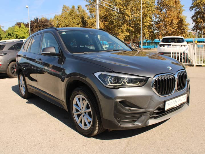Slika prikazuje vanjski izgled vozila.