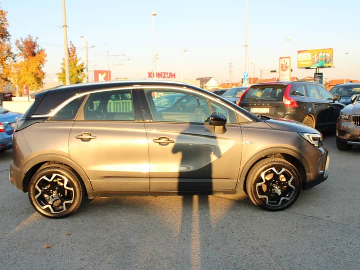 Slika prikazuje vanjski dio vozila.