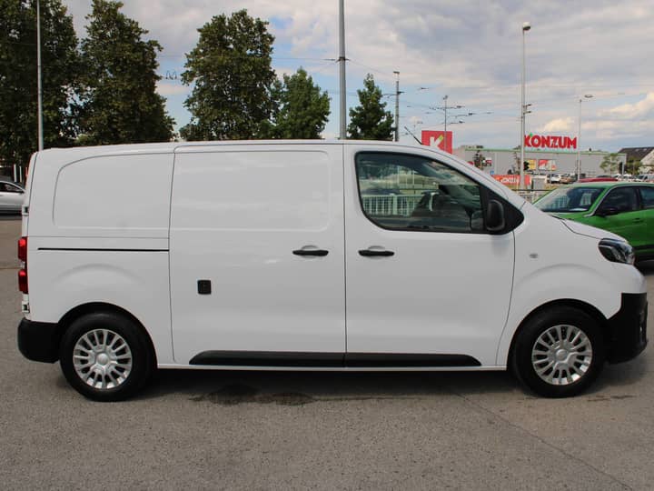 Slika prikazuje vanjski dio vozila (eksterijer).