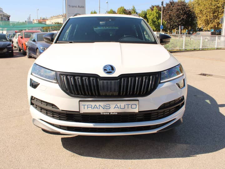 Slika prikazuje vanjski dio automobila (prednja strana).