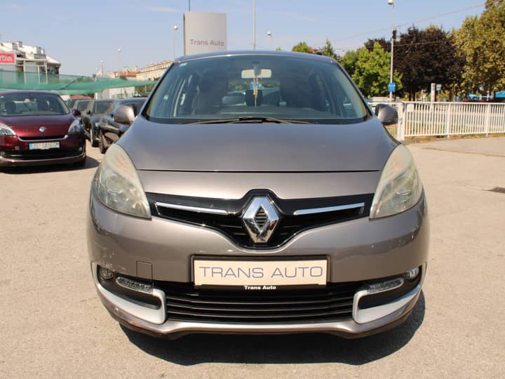 Slika prikazuje vanjski dio vozila (prednja strana).
