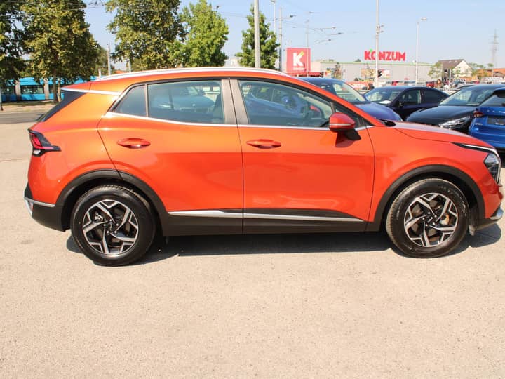 Slika prikazuje vanjski izgled vozila.
