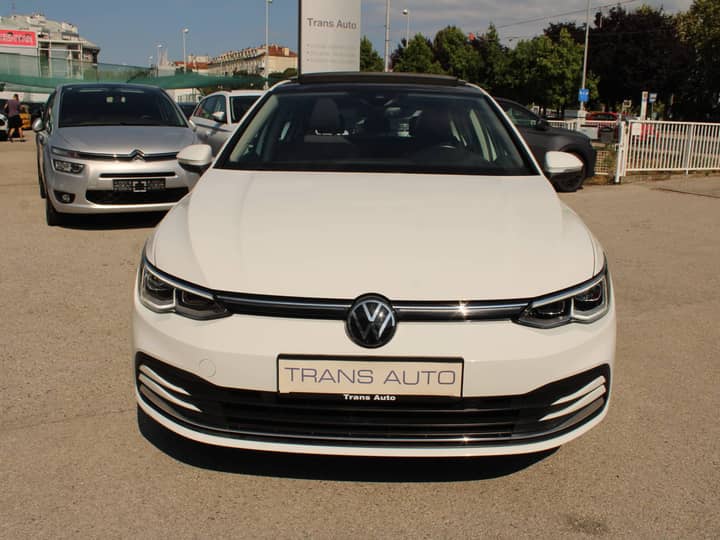 Slika prikazuje vanjski dio vozila.