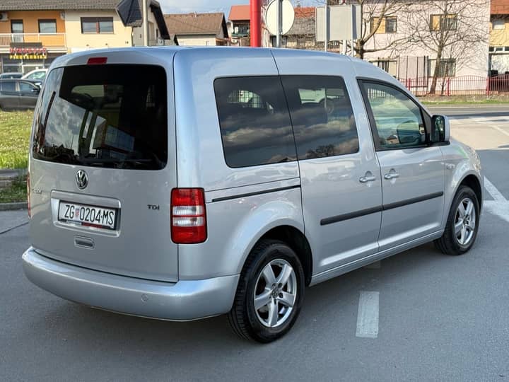 2015 VW Caddy - eksterijer 4