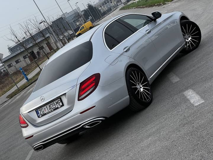 Mercedes-Benz E220d Avantgarde*WIDESCREEN*ALU 19* - eksterijer 1